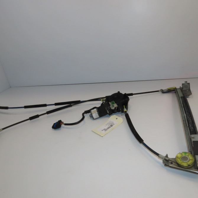 Mecanisme + moteur lève-glace avant droit occasion ALFA ROMEO ALFA GT Phase 1 03-2004->12-2010 1.9 JTDm 150ch 60681592 1
