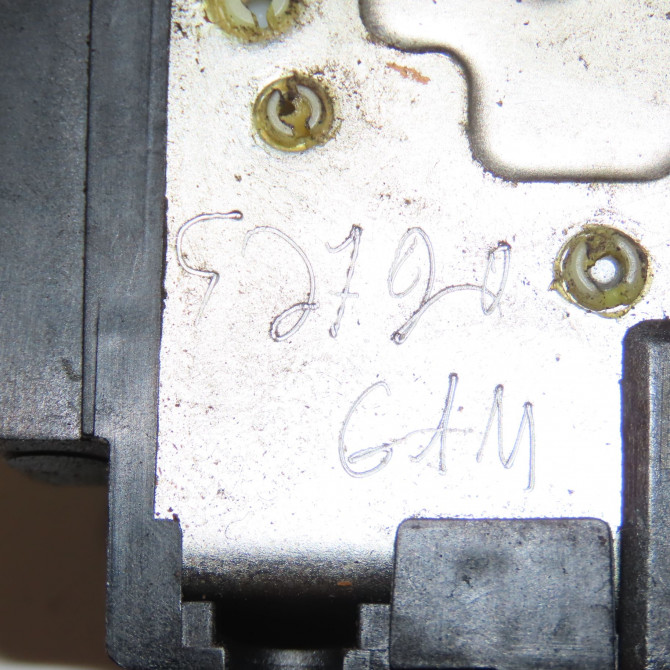 Serrure porte ard occasion RENAULT SCENIC III Phase 3 04-2013->... 1.5 DCI 110ch 825020004R 6