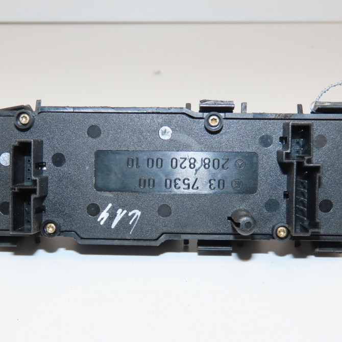 Commande lève-glace porte avant gauche occasion MERCEDES CLASSE CLK I 2