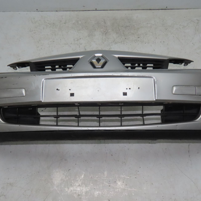 Pare-choc avant occasion RENAULT LAGUNA II Phase 2 03-2005->09-2007 2.2 DCI 150ch 620103272S 1