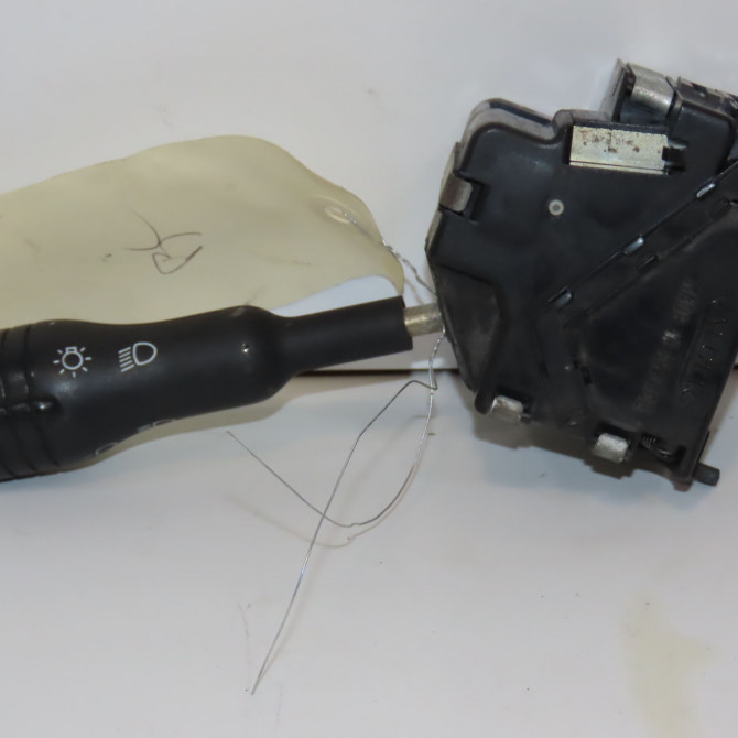 Commande clignotant occasion RENAULT TWINGO I Phase 1 04-1993->08-1998 1.2i 55ch 7700839681 1