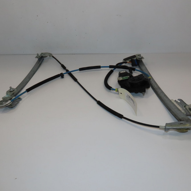 Mecanisme + moteur lève-glace avant droit occasion ALFA ROMEO ALFA GT Phase 1 03-2004->12-2010 1.9 JTDm 150ch 60681592 1