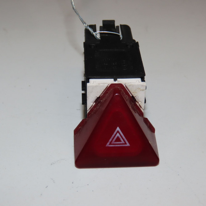 Bouton de warning occasion VOLKSWAGEN TOURAN II Phase 1 09-2010->12-2015 1T0953509B 1