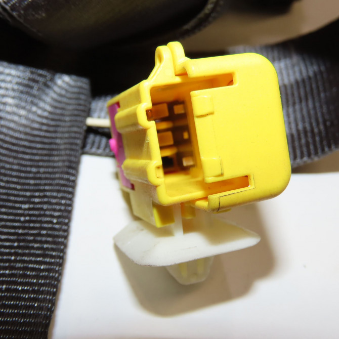 Ceinture avant gauche occasion VOLKSWAGEN TOURAN II Phase 1 09-2010->12-2015 1T1857705CRAA 4