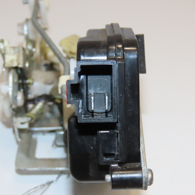 Serrure porte arg occasion CHEVROLET MATIZ II Phase 1 06-2005->09-2009 0.8i 96601458 4