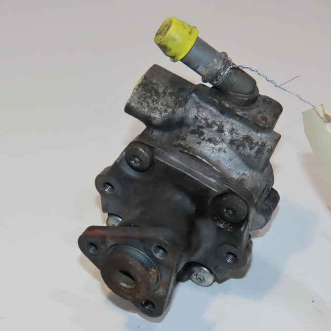 Pompe direction assistee occasion AUDI Q5 I Phase 1 10-2008->07-2012 2.0TDI 170 8R0145154B 1