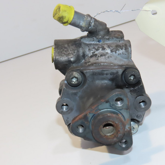 Pompe direction assistee occasion AUDI Q5 I Phase 1 10-2008->07-2012 2.0TDI 170 8R0145154B 2