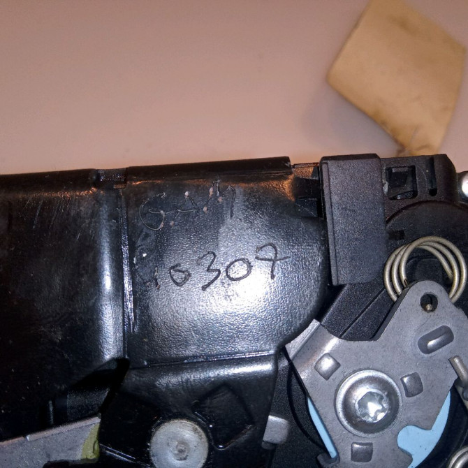 Serrure porte avg occasion VOLKSWAGEN GOLF PLUS Phase 1 04-1995->04-1999 1.6 TDI 105ch 3D1837015AP 4