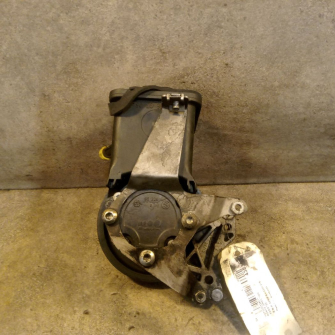 Pompe direction assistee occasion B.M.W. SERIE 5 V Phase 1 07-2003->03-2007 530d 218ch 32416781266 2