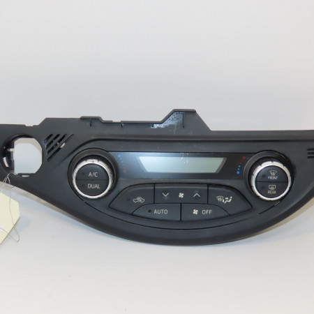 Commande de chauffage occasion TOYOTA YARIS III Phase 1 04-1995->04-1999 1.5 HYBRID 100ch 559000D810C3