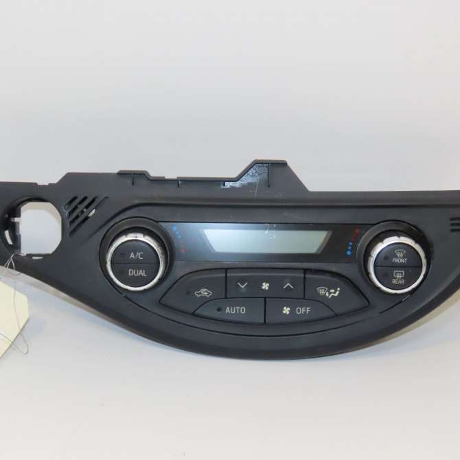 Commande de chauffage occasion TOYOTA YARIS III Phase 1 04-1995->04-1999 1.5 HYBRID 100ch 559000D810C3 1