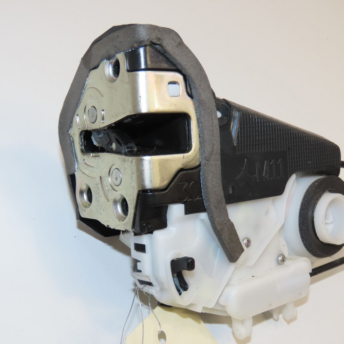 Serrure porte arg occasion TOYOTA YARIS III Phase 1 04-1995->04-1999 1.5 HYBRID 100ch 690600D320 1