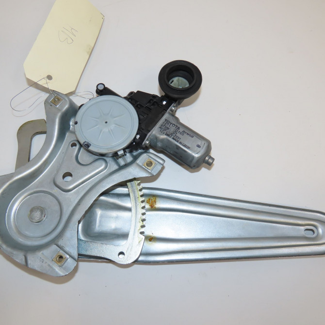 Mecanisme+moteur leve-glace arg occasion TOYOTA YARIS III Phase 1 04-1995->04-1999 1.5 HYBRID 100ch 698400D220 1