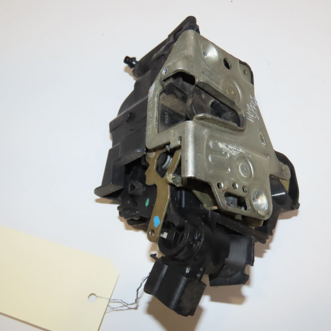 Serrure porte avg occasion MERCEDES CLASSE CLK I 2087200135 1