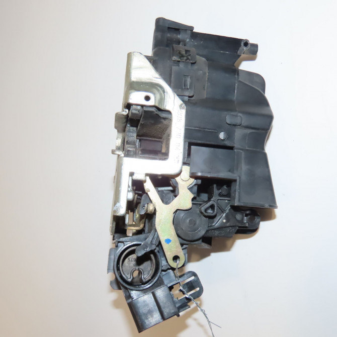 Serrure porte avd occasion MERCEDES CLASSE CLK I 2087200435 3