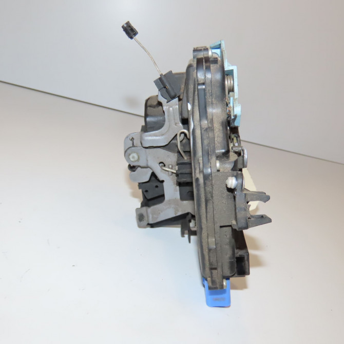 Serrure porte ard occasion VOLKSWAGEN TOURAN II Phase 1 09-2010->12-2015 7L0839016D 2