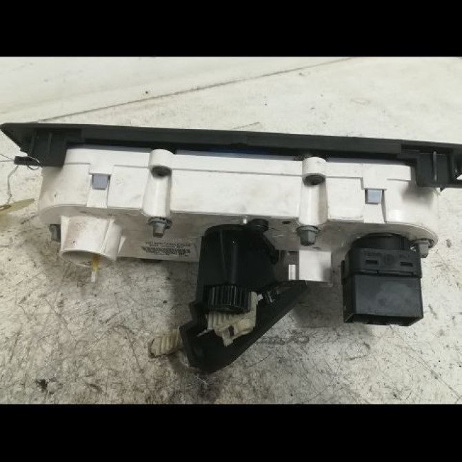 Commande de chauffage occasion FORD FIESTA V Phase 2 10-2005->10-2008 1.4 TDCI 2