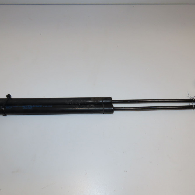 Verin droit hayon occasion FIAT PANDA II Phase 1 09-2003->12-2012 1.2i 60ch 46827091 1