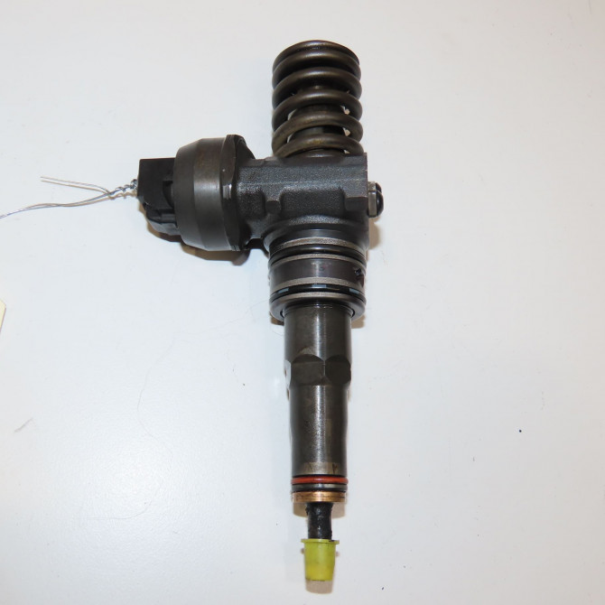 Injecteur occasion SKODA OCTAVIA II Phase 1 06-2004->10-2008 1.9 TDI 105ch 38130073AG 1