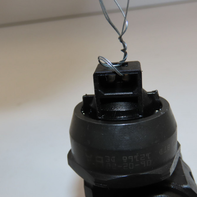 Injecteur occasion VOLKSWAGEN GOLF V Phase 1 11-2003->10-2008 1.9 TDI 105ch 38130073AG 2