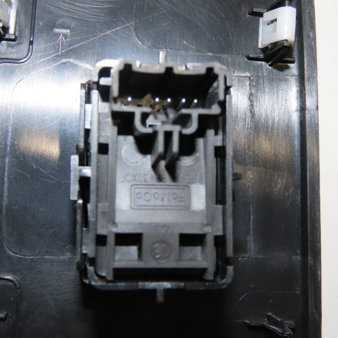 Commande lève-glace porte avant droite occasion FORD ECOSPORT 1946782 3