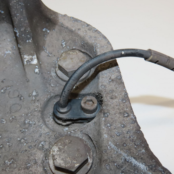 Moyeu avg occasion B.M.W. SERIE 3 V Phase 1 03-2005->09-2008 31216765157 3