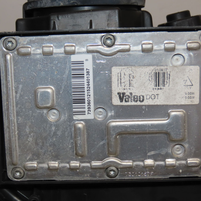 Phare gauche occasion RENAULT LAGUNA II Phase 2 03-2005->09-2007 2.2 DCI 150ch 7701476385 4