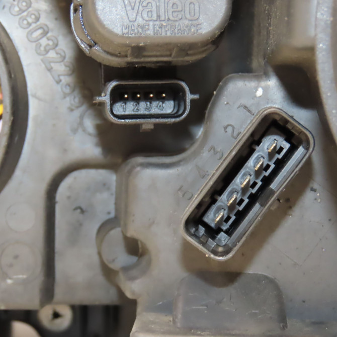 Phare droit occasion RENAULT LAGUNA II Phase 2 03-2005->09-2007 2.2 DCI 150ch 7701476387 3