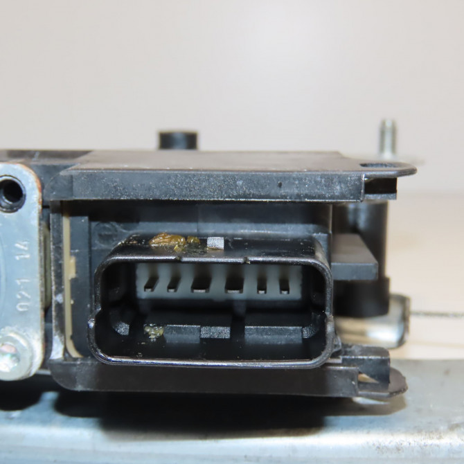 Mecanisme+moteur leve-glace avg occasion PEUGEOT 2008 Phase 1 01-2013->... 1.6 E-HDI 115ch 9816402180 4