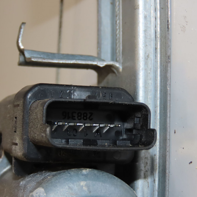 Mecanisme+moteur leve-glace arg occasion RENAULT MEGANE II Phase 1 09-2003->12-2005 1.6 16v 8201010924 4