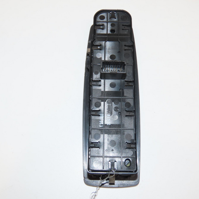 Commande lève-glace porte avant gauche occasion RENAULT LAGUNA III Phase 1 10-2007->10-2010 2.0 DCI 130ch 809610007R 2