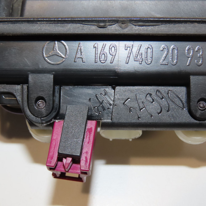 Eclaireur plaque de police occasion MERCEDES CLASSE B I Phase 1 06-2005->04-2008 B 180 CDI 1698200156 4