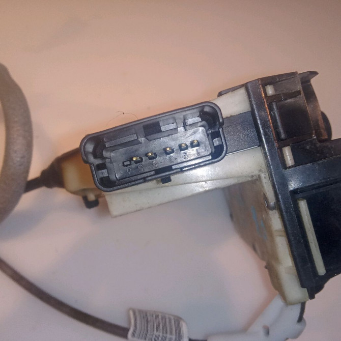 Serrure porte avd occasion  9136GR 3