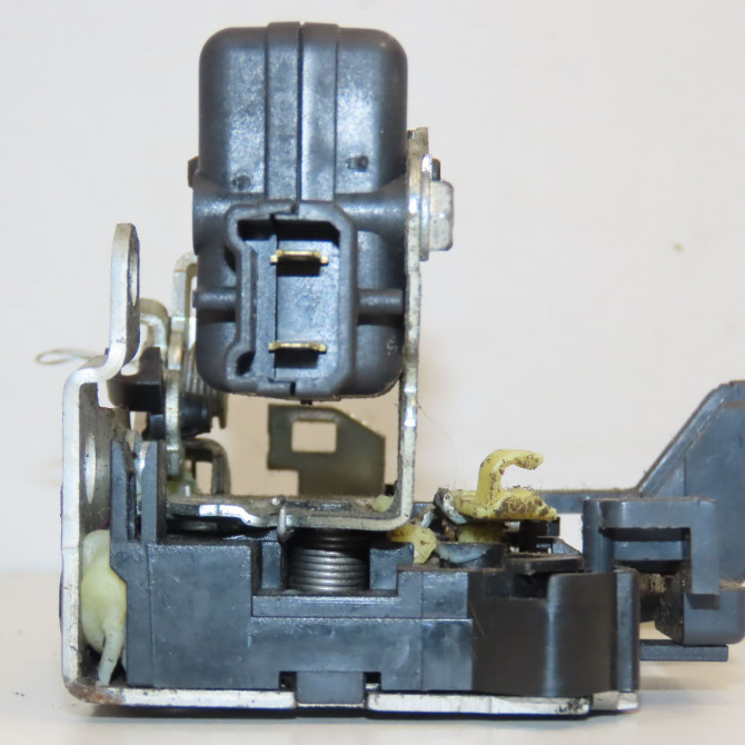 Serrure porte avg occasion DACIA SANDERO I Phase 1 06-2008->10-2012 1.4 MPI 75ch 8200735227 3