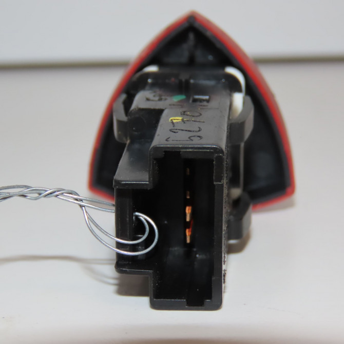 Bouton de warning occasion RENAULT LAGUNA II Phase 2 03-2005->09-2007 2.2 DCI 150ch 252904889R 2