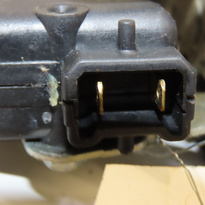 Serrure porte ard occasion DACIA SANDERO I Phase 1 06-2008->10-2012 1.5 DCI 75ch 8200735246 2