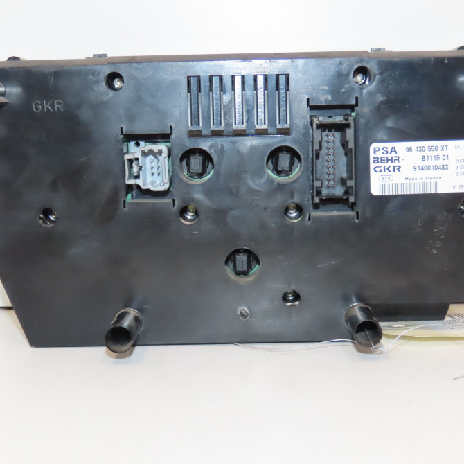 Commande de chauffage occasion PEUGEOT 206 206 phase 1 SW 2002-06-01->2006-12-31 2.0 HDI 90ch 6451ZH 2