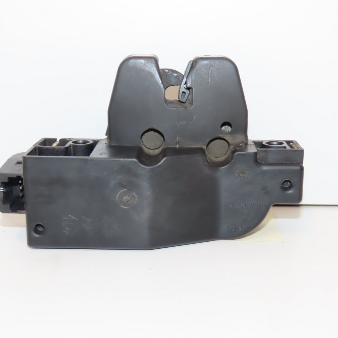 Serrure coffre arrière occasion PEUGEOT 407 Phase 1 04-2004->07-2008 1.6 HDI 16v 1