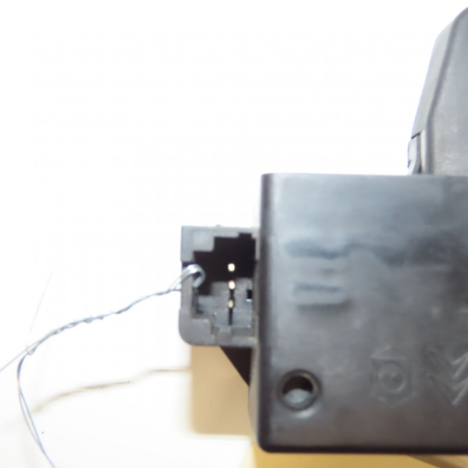 Serrure coffre arrière occasion PEUGEOT 407 Phase 1 04-2004->07-2008 1.6 HDI 16v 3