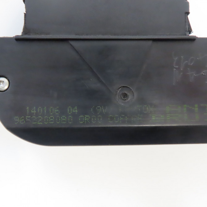 Serrure coffre arrière occasion PEUGEOT 407 Phase 1 04-2004->07-2008 1.6 HDI 16v 4