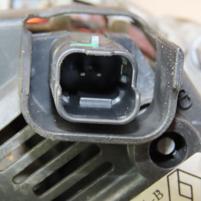 Alternateur occasion  8200728292 5