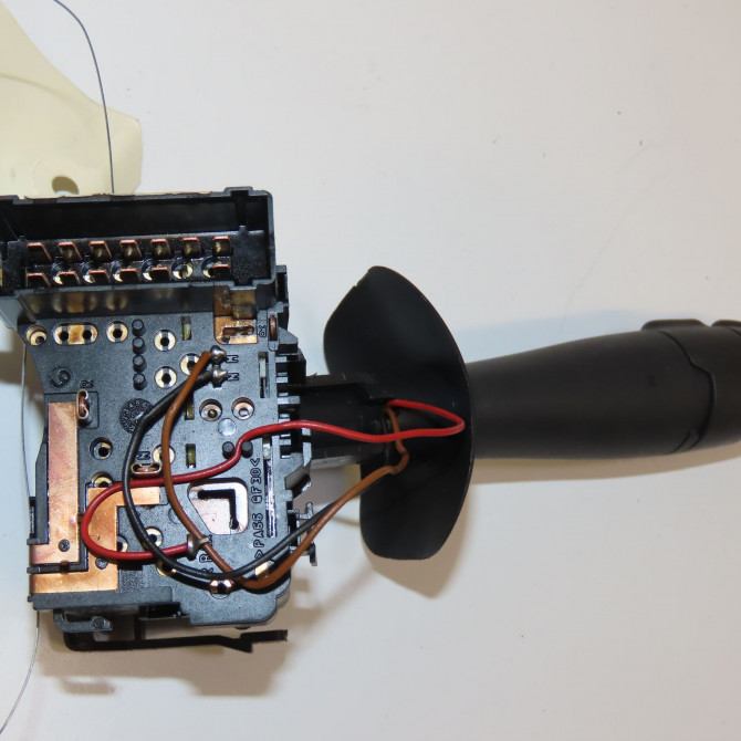 Commande clignotant occasion RENAULT LAGUNA II Phase 2 03-2005->09-2007 2.2 DCI 150ch 7701061757 2