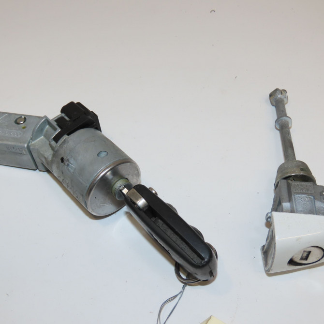 Kit serrures + antivol occasion PEUGEOT 5008 I Phase 1 11-2009->12-2013 1.6 HDI 112ch 4162SX 1