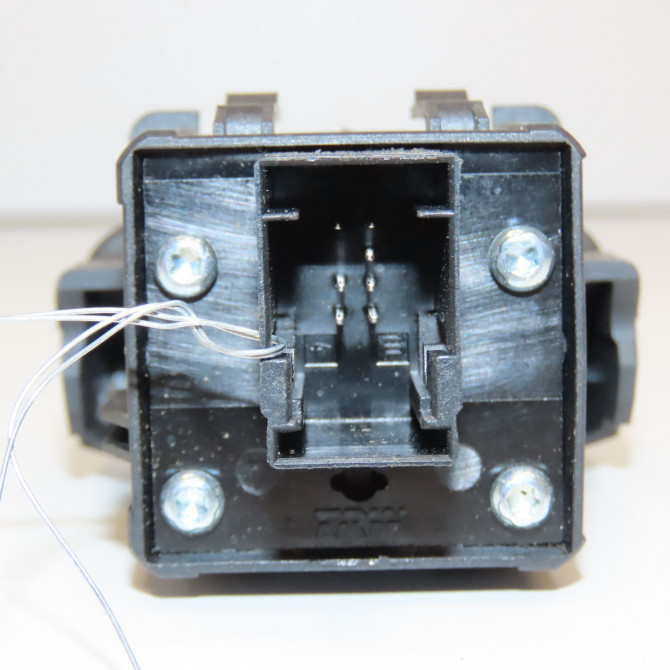 Interrupteur commande de frein a main occasion PEUGEOT 5008 I Phase 1 11-2009->12-2013 1.6 HDI 112ch 2