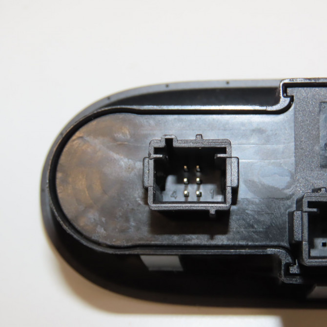 Commande lève-glace porte avant gauche occasion PEUGEOT 5008 I Phase 1 11-2009->12-2013 1.6 HDI 112ch 6490X5 3