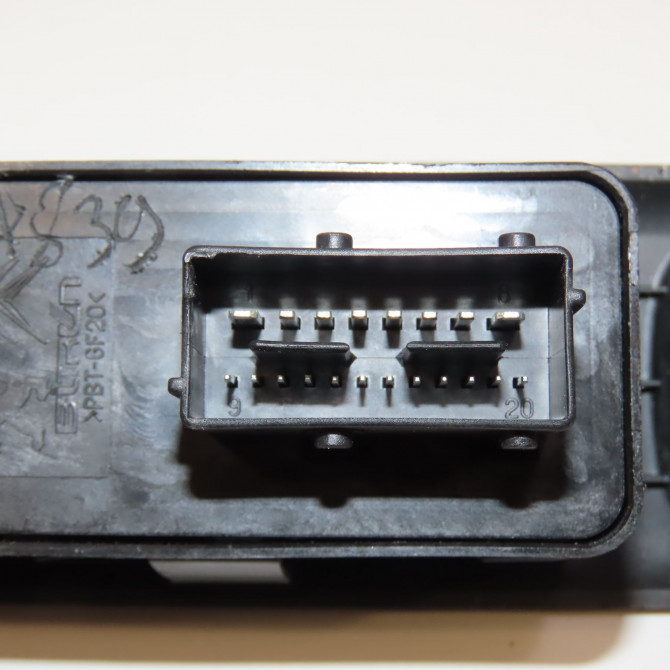 Commande lève-glace porte avant gauche occasion PEUGEOT 5008 I Phase 1 11-2009->12-2013 1.6 HDI 112ch 6490X5 4