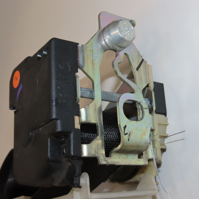 Ceinture avant gauche occasion OPEL CORSA III Phase 2 08-2003->09-2006 13181455 3