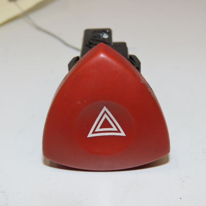 Bouton de warning occasion RENAULT LAGUNA II Phase 1 11-2000->03-2005 1.9 DCI 110ch 252904889R 1
