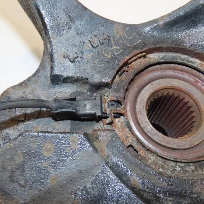 Moyeu avg occasion RENAULT ESPACE IV Phase 1 09-2002->03-2006 3.0 DCI 8200570190 3