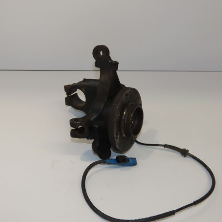 Moyeu avd occasion PEUGEOT 207 Phase 1 04-2006->06-2013 1.4 VTI 16v 95ch 330776